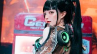 索尼会挑东说念主!Coser受邀演出伊芙 长相甜好意思形体吸睛